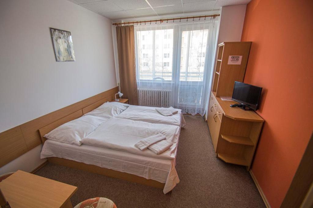 Hotel Sport Штети Экстерьер фото