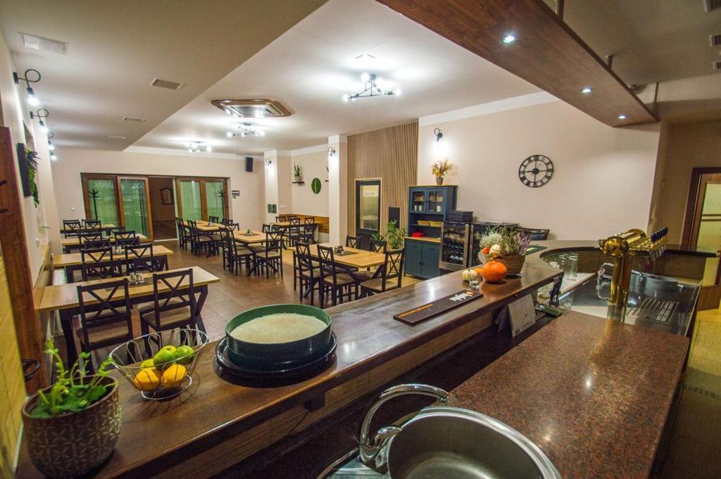 Hotel Sport Штети Экстерьер фото